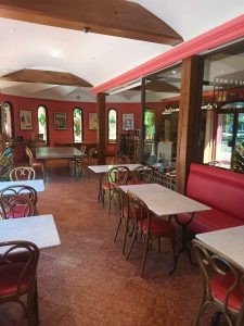 la-cave-a-manger-espace-village-blanc-vonnas